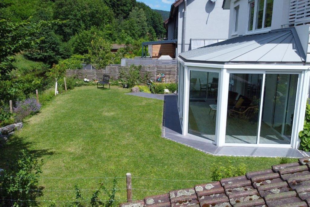 Ferienwohnung am Enzufer mit Wintergarten Bad Wildbad im Schwarzwald Exterior foto